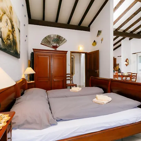 Miralago - Utoring Apt- A8 By Interhome
